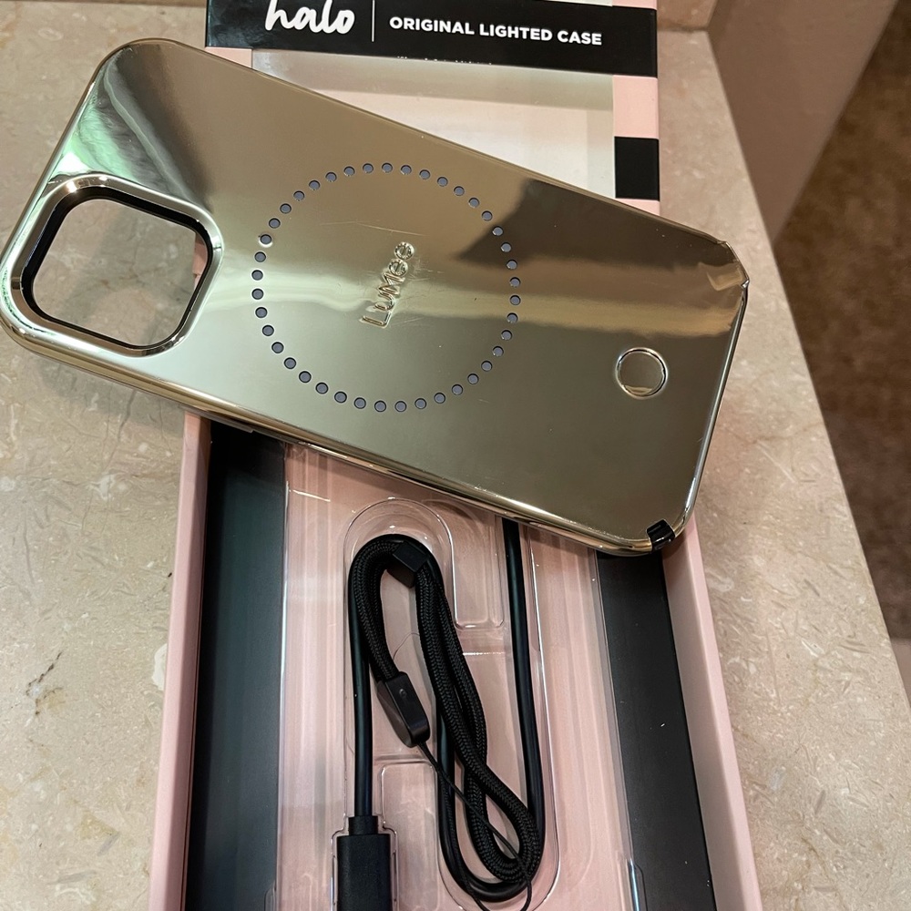Lumee Case